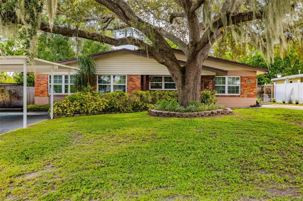 1205 W CAMELLIA DRIVE Brandon, FL 33510