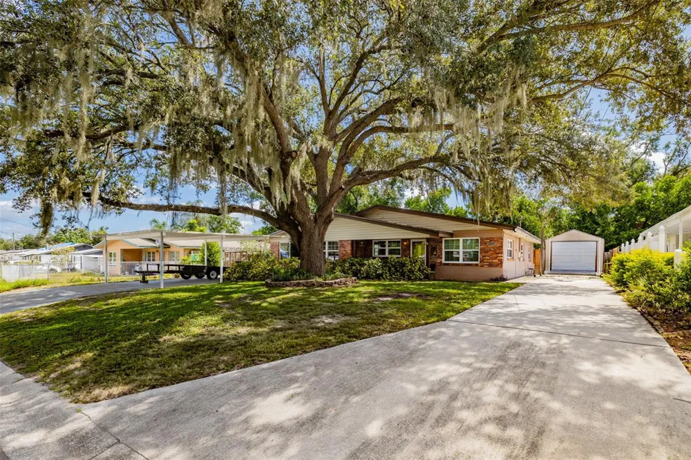 1205 W CAMELLIA DRIVE Brandon, FL 33510