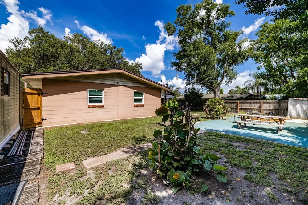 1205 W CAMELLIA DRIVE Brandon, FL 33510