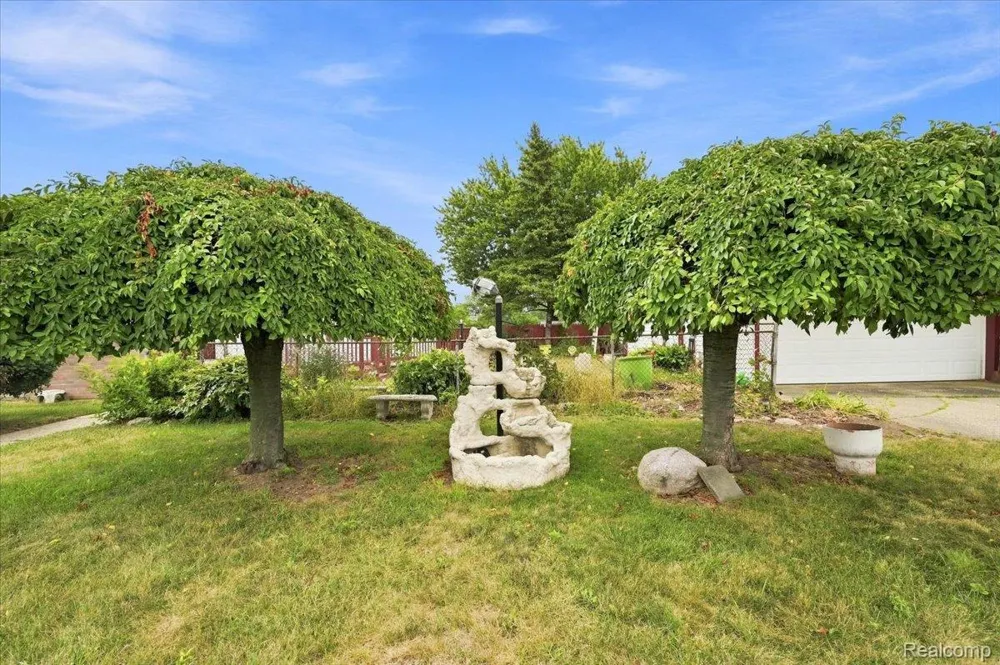 218 Gage Street Pontiac City, MI 48342