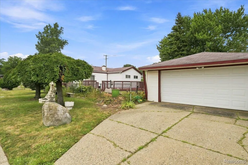 218 Gage Street Pontiac City, MI 48342