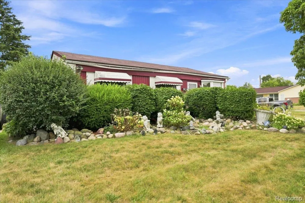 218 Gage Street Pontiac City, MI 48342
