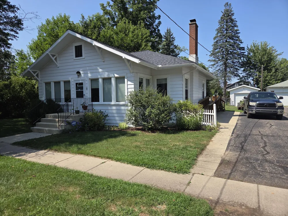 111 Cedar Street Paw Paw Village, MI 49079