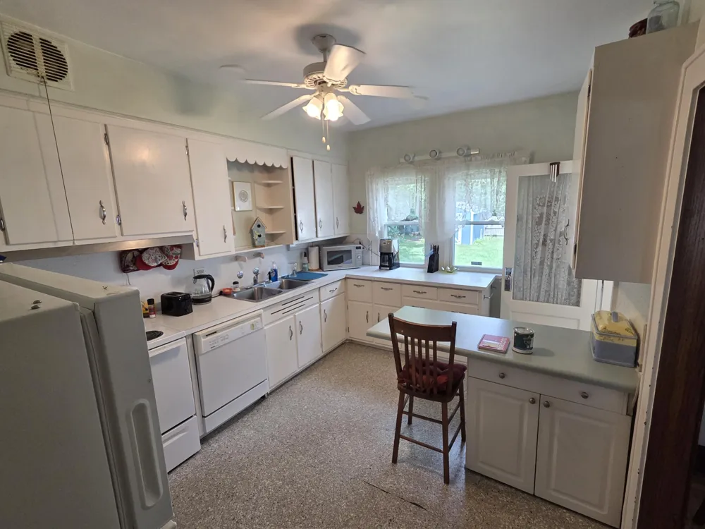 111 Cedar Street Paw Paw Village, MI 49079