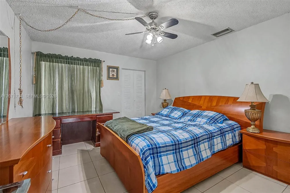 14963 SW 74th Ter Miami, FL 33193