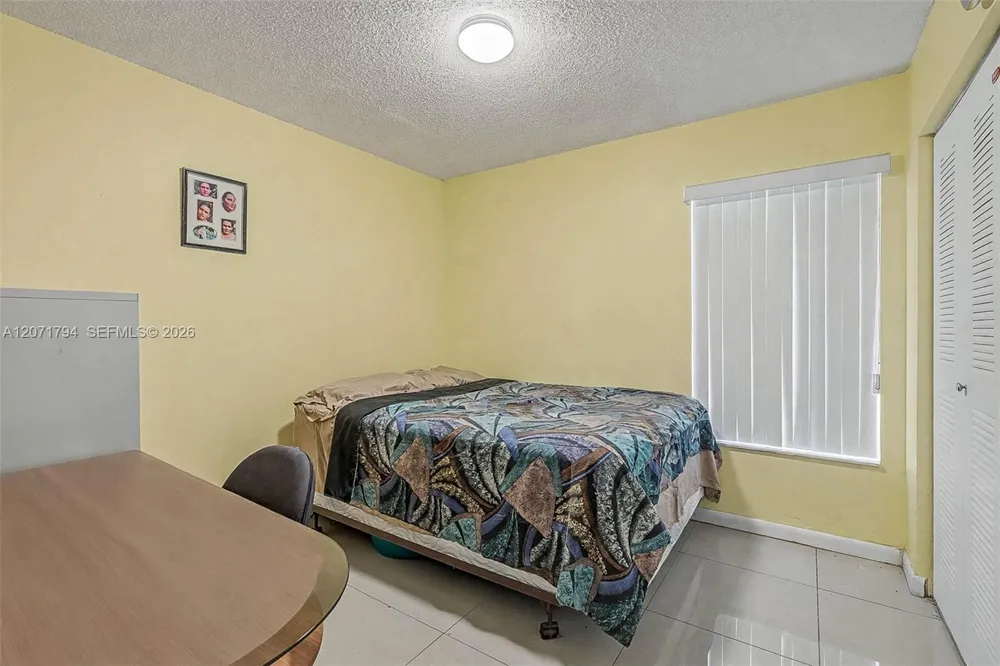 14963 SW 74th Ter Miami, FL 33193
