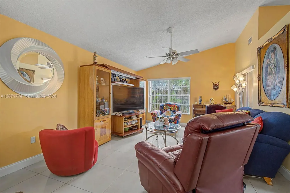 14963 SW 74th Ter Miami, FL 33193