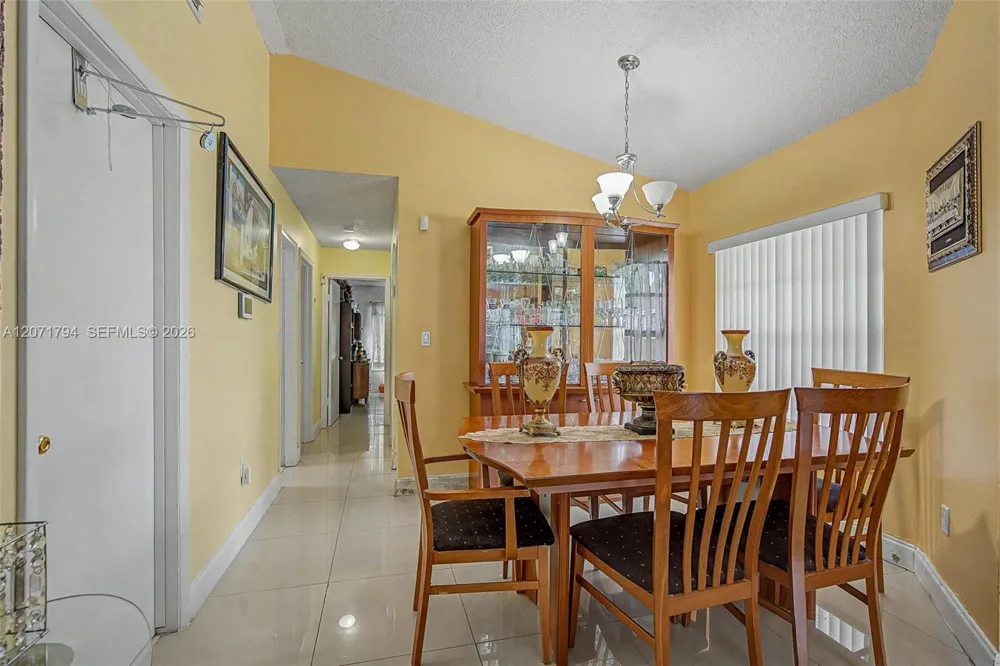 14963 SW 74th Ter Miami, FL 33193
