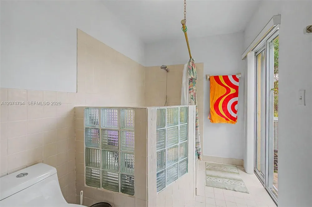 14963 SW 74th Ter Miami, FL 33193