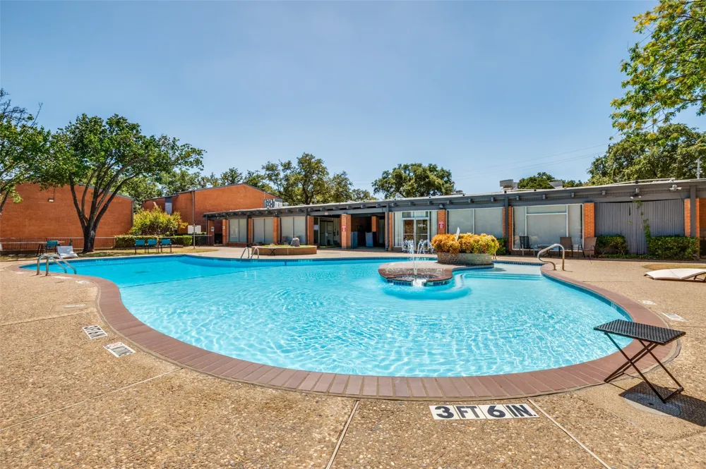 524 E Avenue J #C Grand Prairie, TX 75050