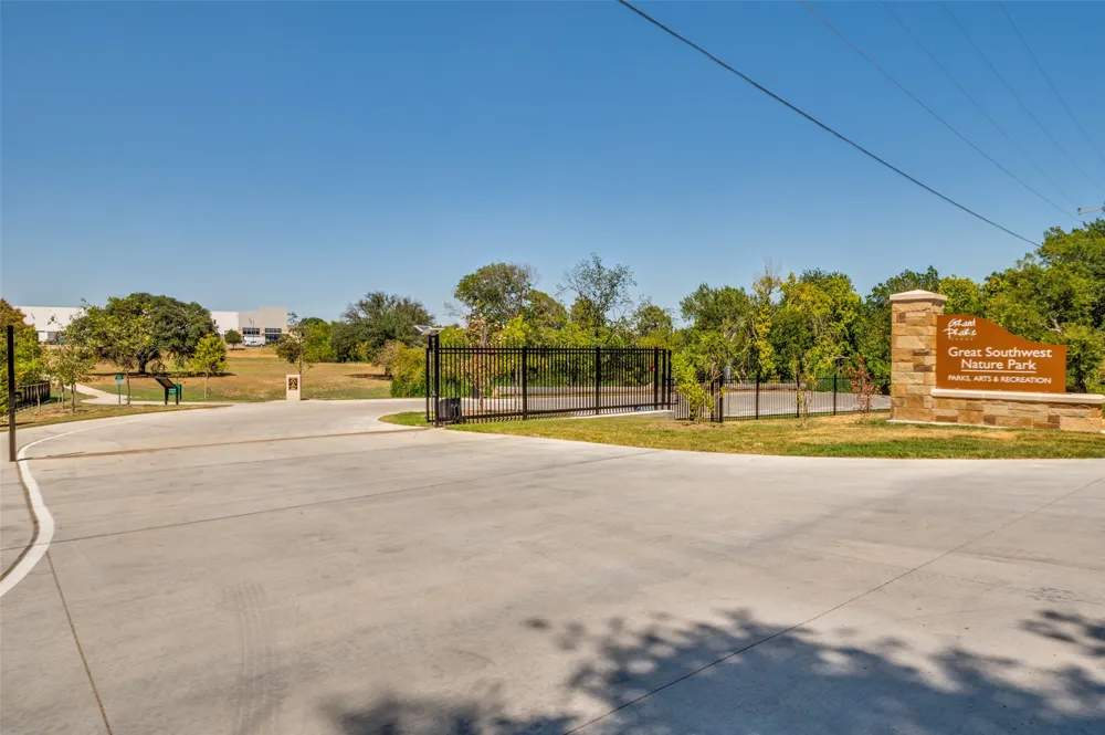 524 E Avenue J #C Grand Prairie, TX 75050