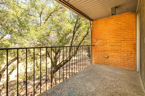 524 E Avenue J #C
