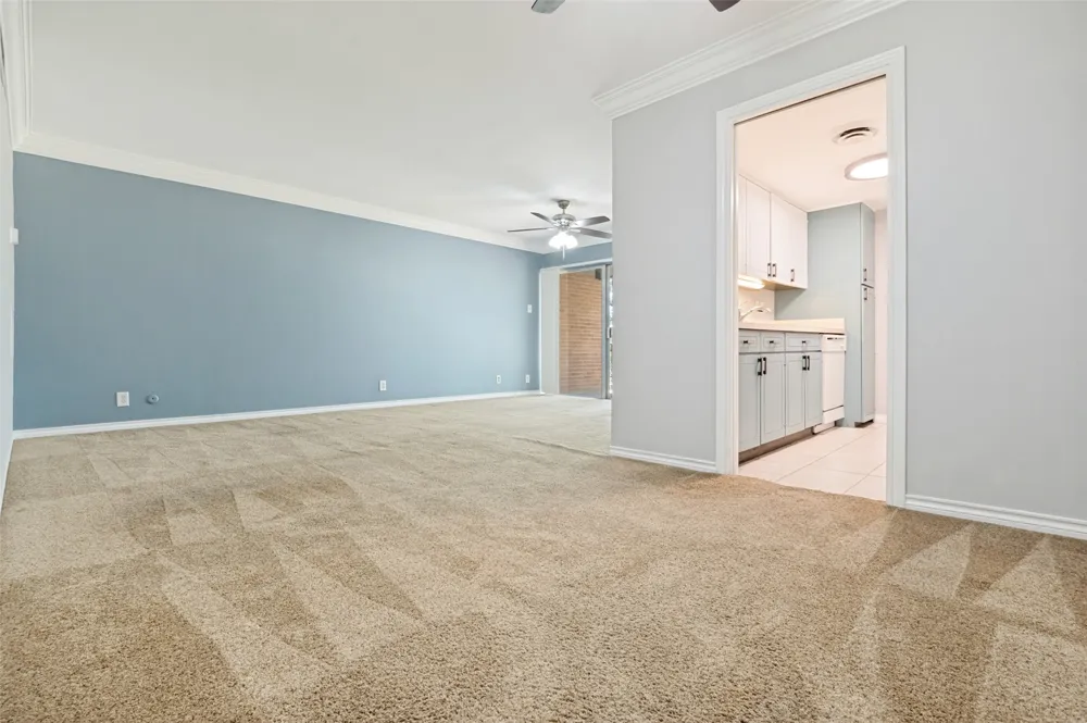 524 E Avenue J #C Grand Prairie, TX 75050
