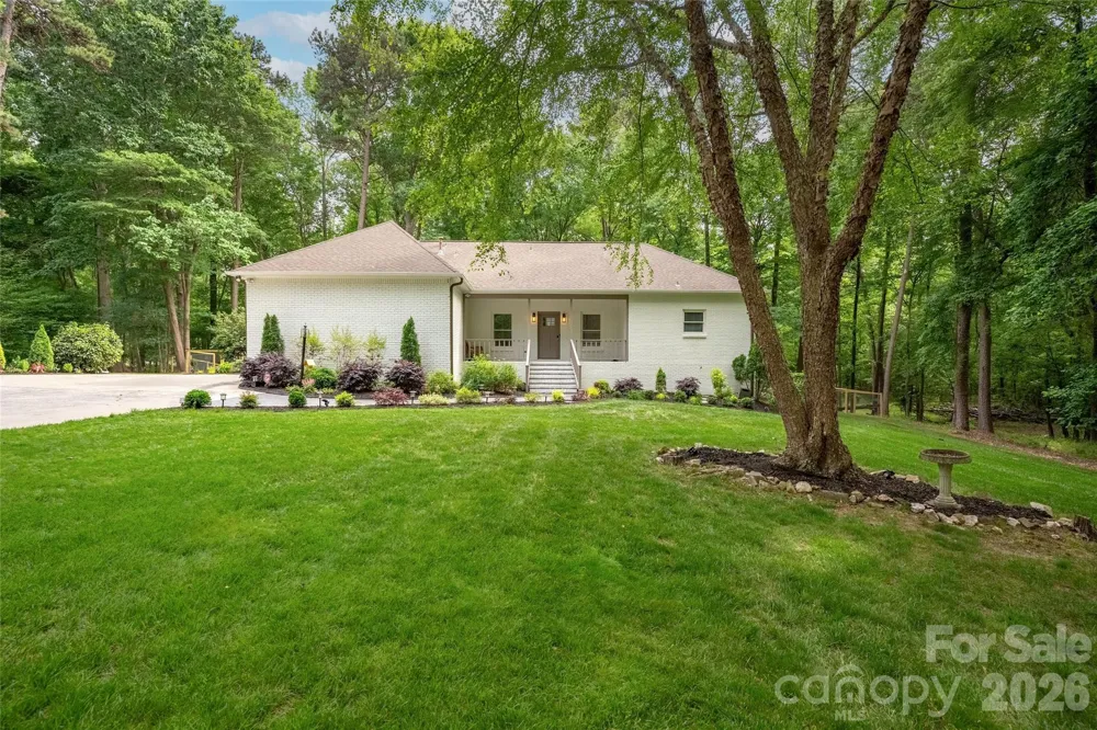 1800 Chestnut Lane Matthews, NC 28104