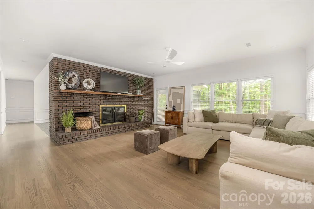 1800 Chestnut Lane Matthews, NC 28104