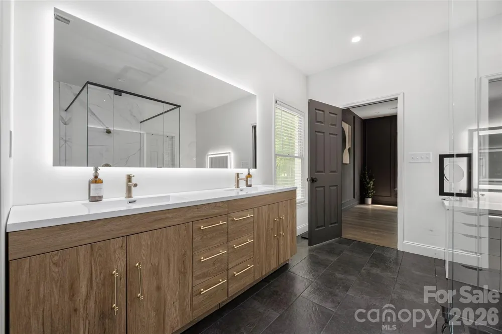 1800 Chestnut Lane Matthews, NC 28104