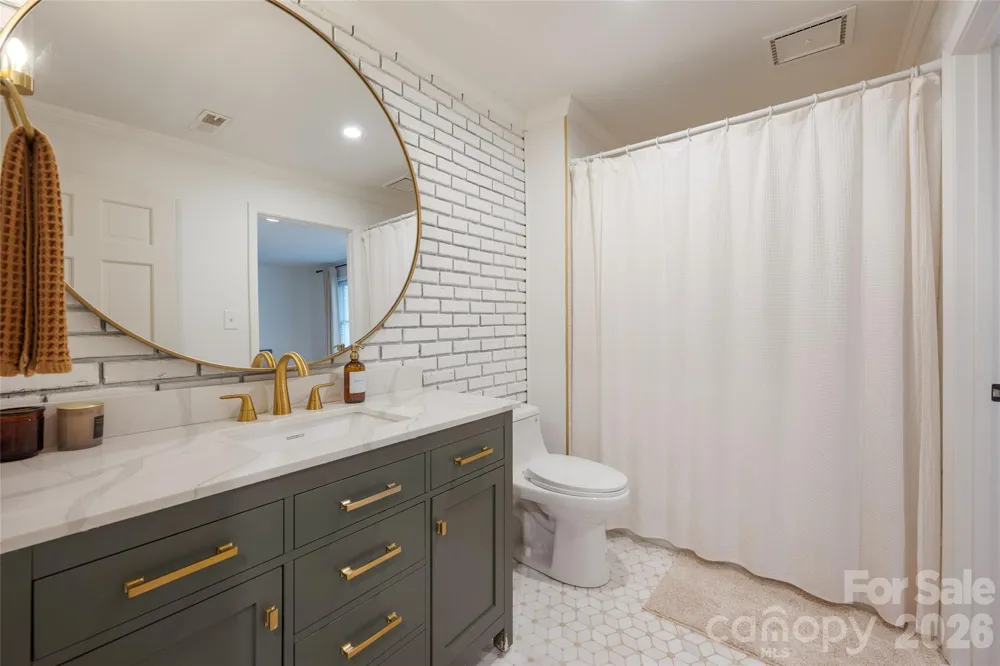 1800 Chestnut Lane Matthews, NC 28104