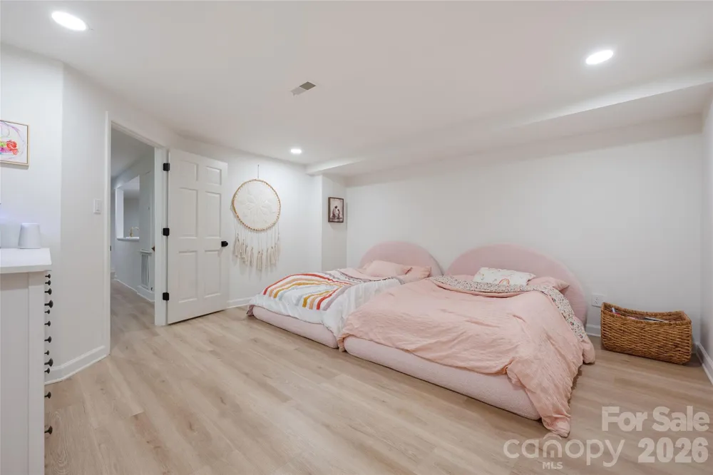 1800 Chestnut Lane Matthews, NC 28104