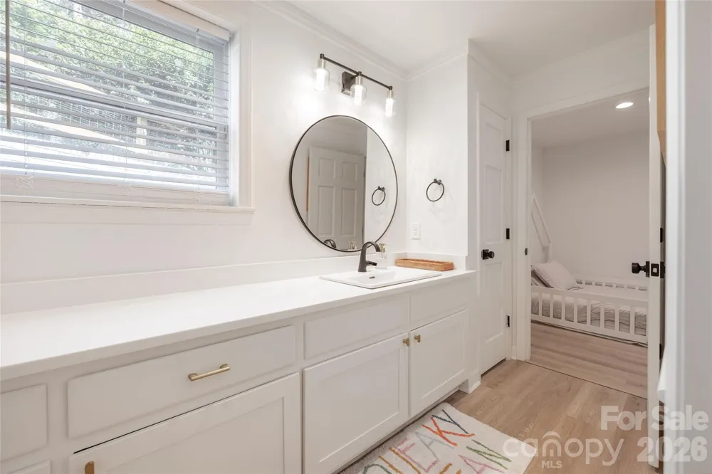 1800 Chestnut Lane Matthews, NC 28104