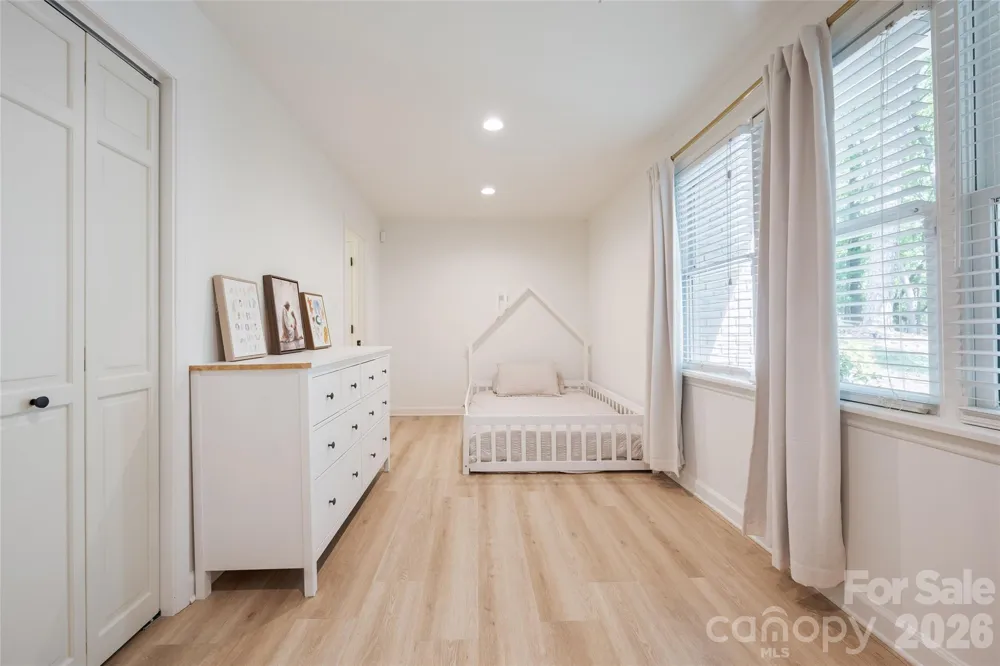 1800 Chestnut Lane Matthews, NC 28104
