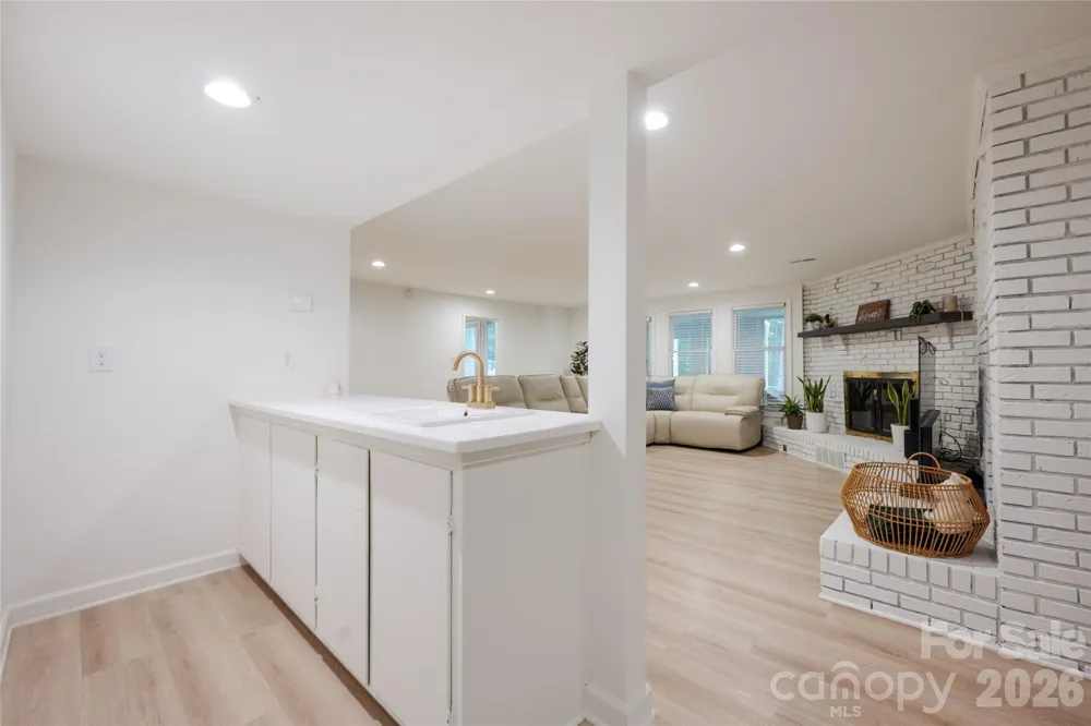 1800 Chestnut Lane Matthews, NC 28104