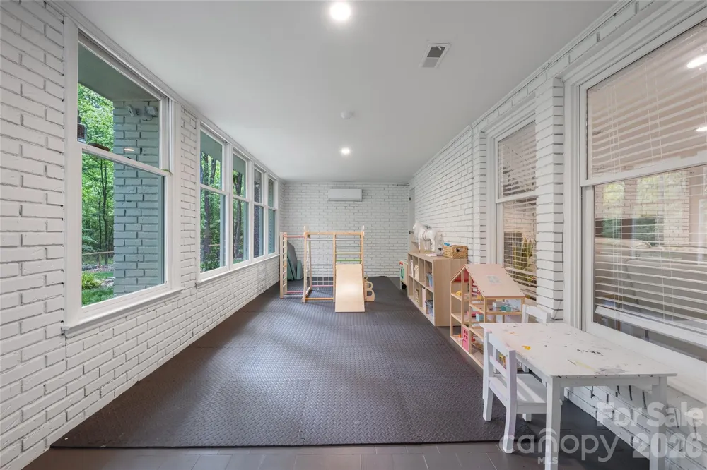 1800 Chestnut Lane Matthews, NC 28104