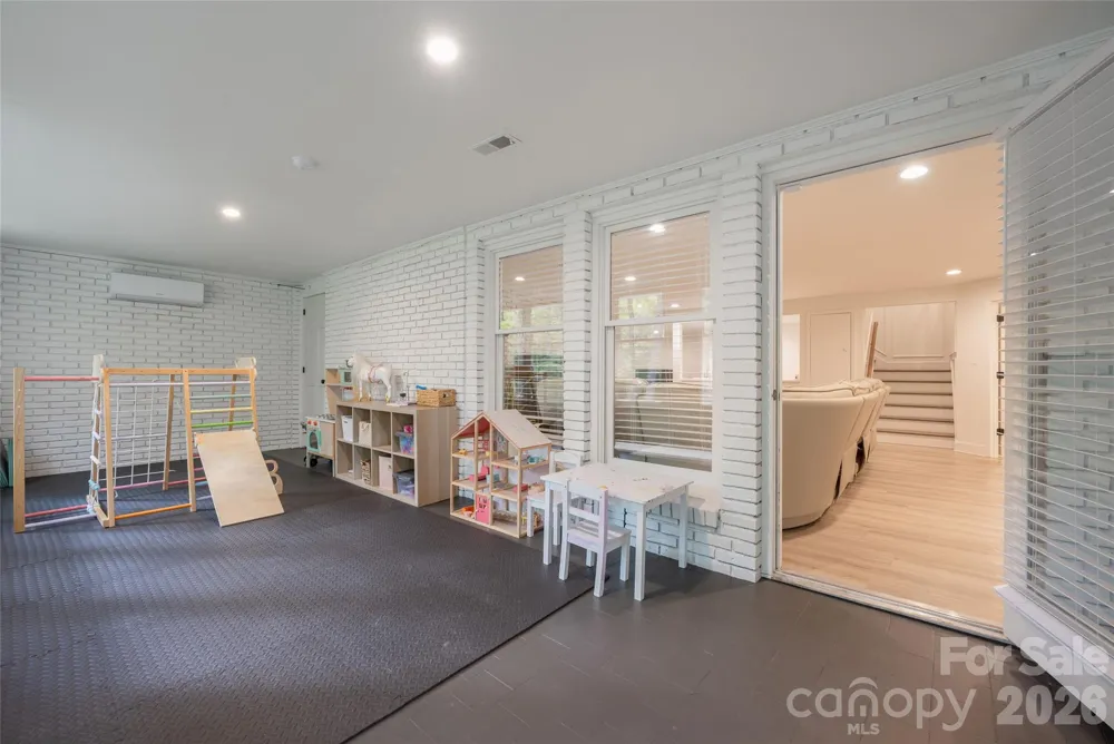 1800 Chestnut Lane Matthews, NC 28104