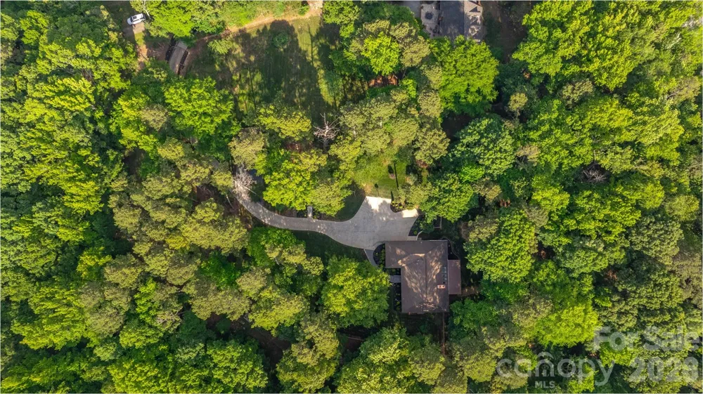 1800 Chestnut Lane Matthews, NC 28104