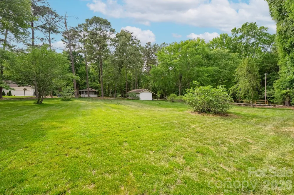 1800 Chestnut Lane Matthews, NC 28104