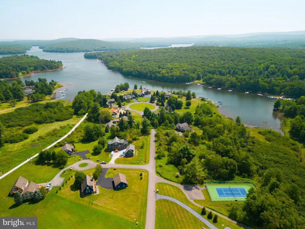 HERON COVE Oakland, MD 21550