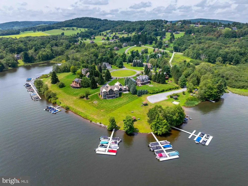 HERON COVE Oakland, MD 21550