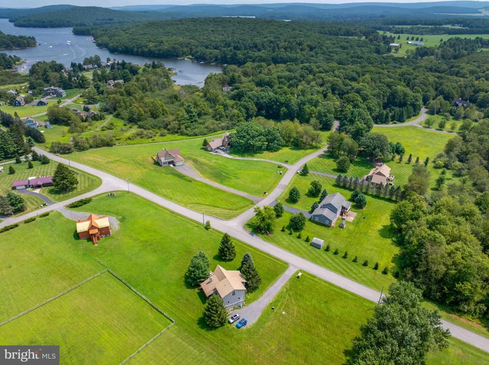 HERON COVE Oakland, MD 21550