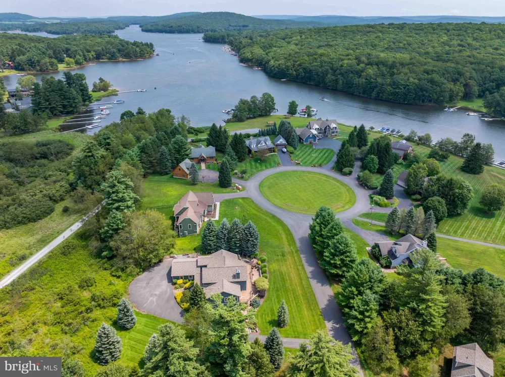 HERON COVE Oakland, MD 21550