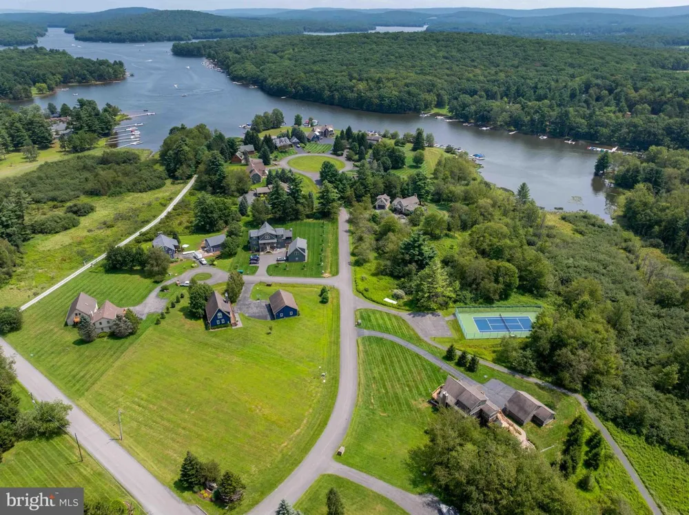 HERON COVE Oakland, MD 21550