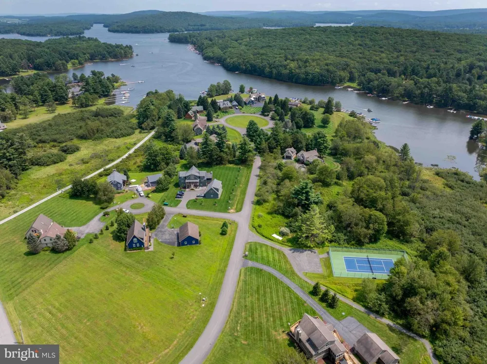 HERON COVE Oakland, MD 21550