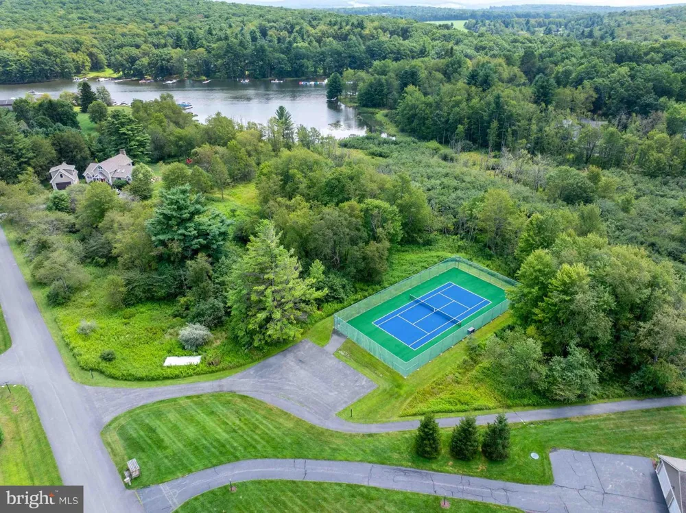 HERON COVE Oakland, MD 21550