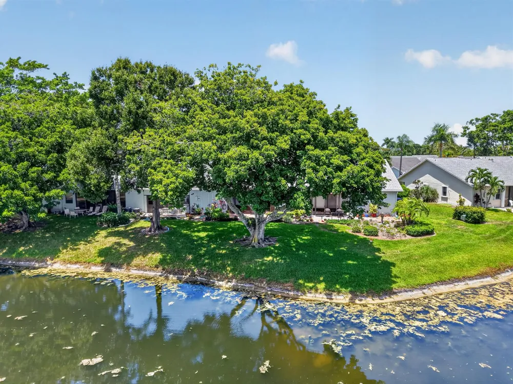 10884 LAKE FRONT PLACE Boca Raton, FL 33498