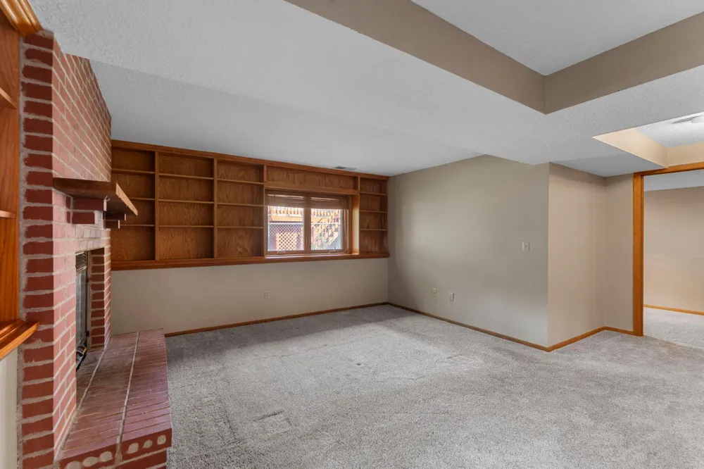 9836 Ilex Street NW Coon Rapids, MN 55433
