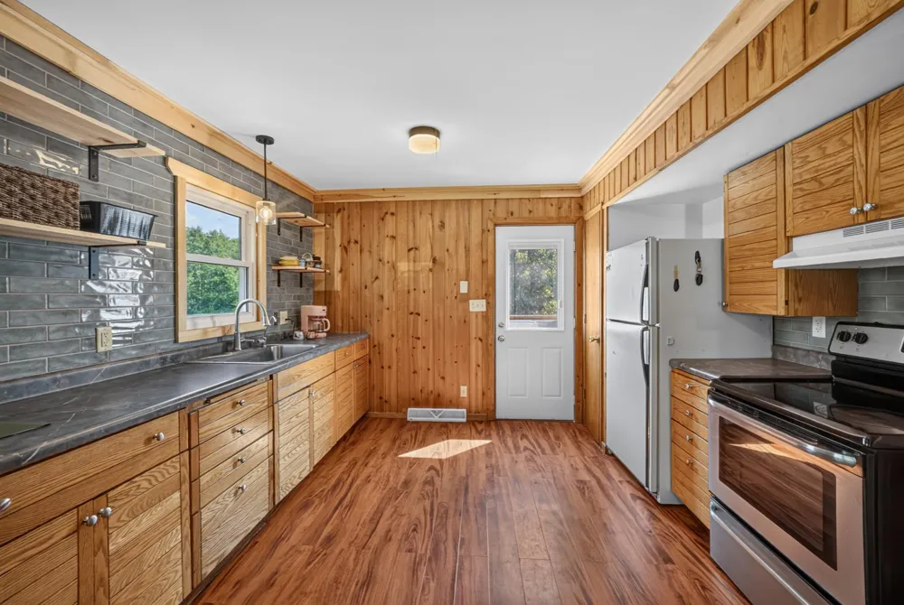 12559 E State Hwy 13 Maple, WI 54854