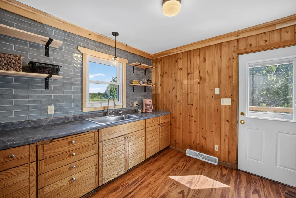 12559 E State Hwy 13 Maple, WI 54854