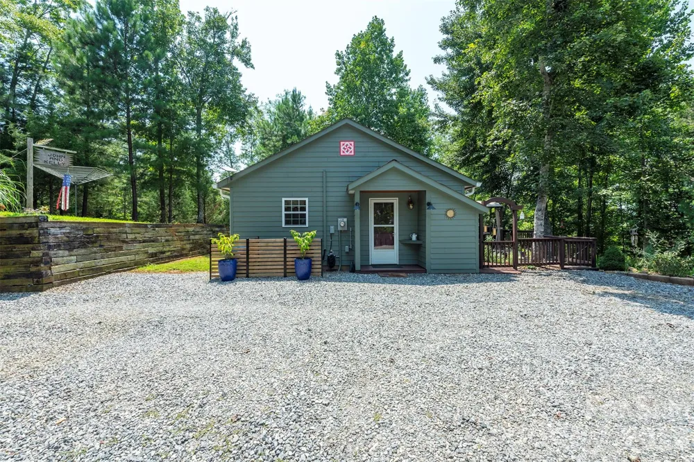 4895 Hudlow Road Union Mills, NC 28167