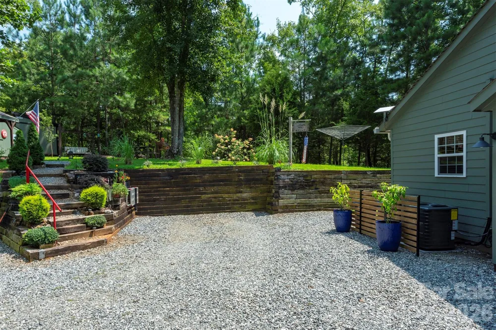 4895 Hudlow Road Union Mills, NC 28167