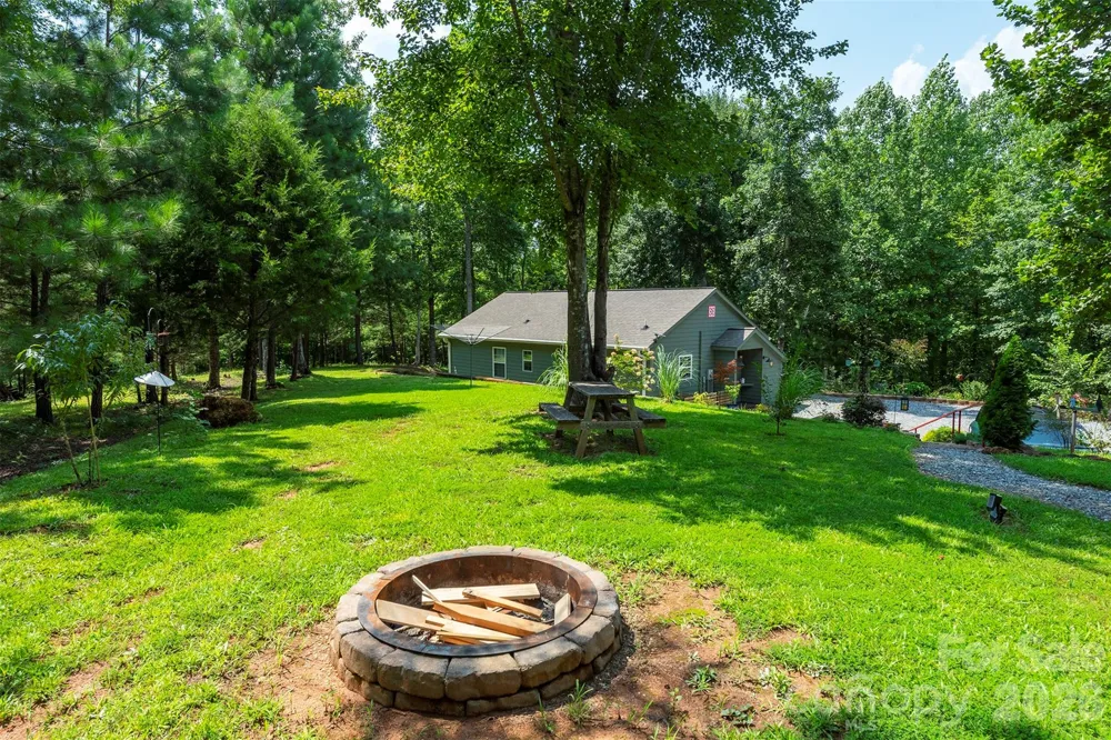 4895 Hudlow Road Union Mills, NC 28167