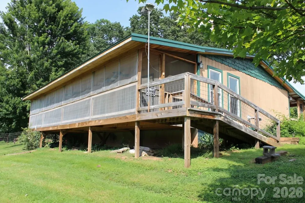 24 Karis Lane Clyde, NC 28721