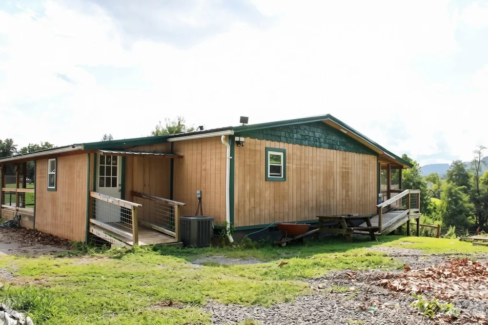 24 Karis Lane Clyde, NC 28721