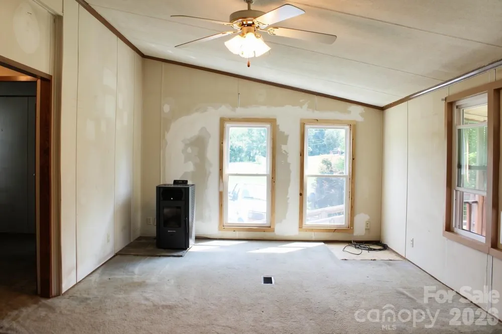 24 Karis Lane Clyde, NC 28721