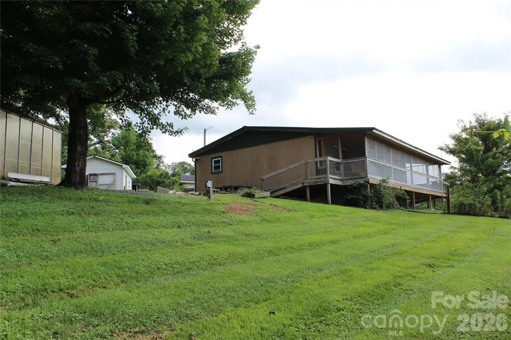 24 Karis Lane Clyde, NC 28721