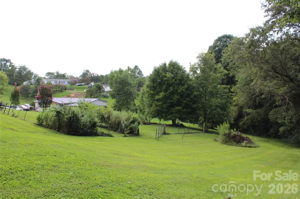24 Karis Lane Clyde, NC 28721