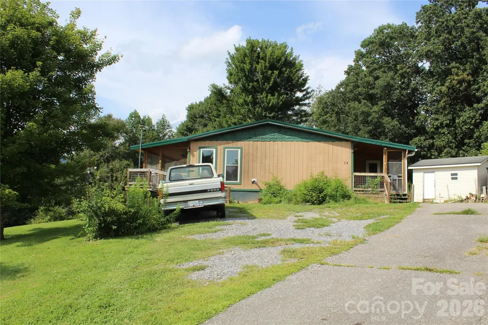 24 Karis Lane Clyde, NC 28721