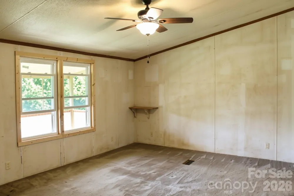 24 Karis Lane Clyde, NC 28721